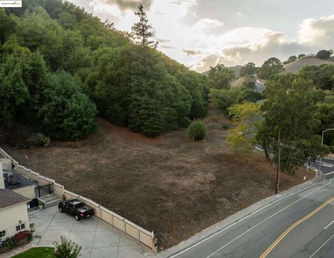 Photo of 3300 Pinole Valley Rd, Pinole, CA 94564 (MLS # 41114627)