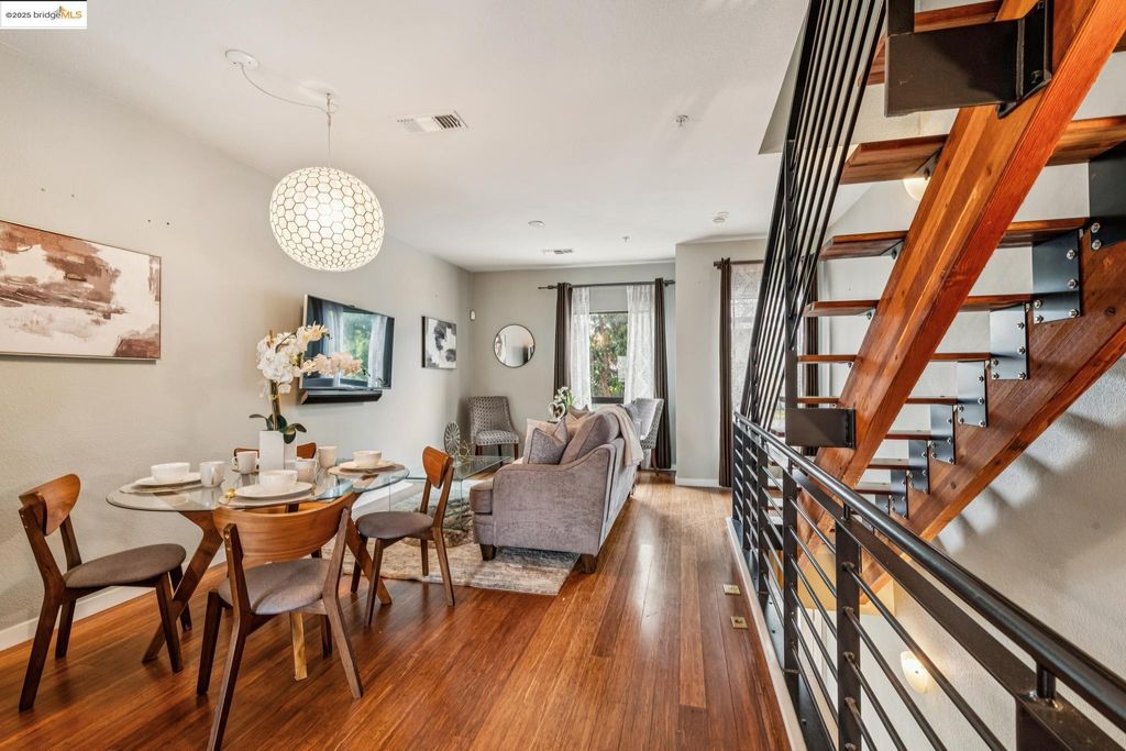 Photo of 1211 Wood St, Oakland, CA 94607 (MLS # 41116202)