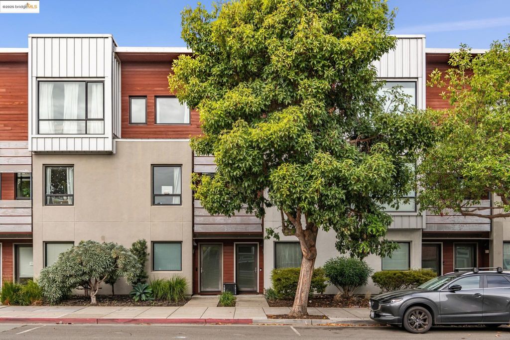 Photo of 1211 Wood St, Oakland, CA 94607 (MLS # 41116202)