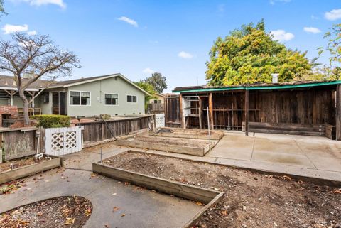 A home in Redwood Shores