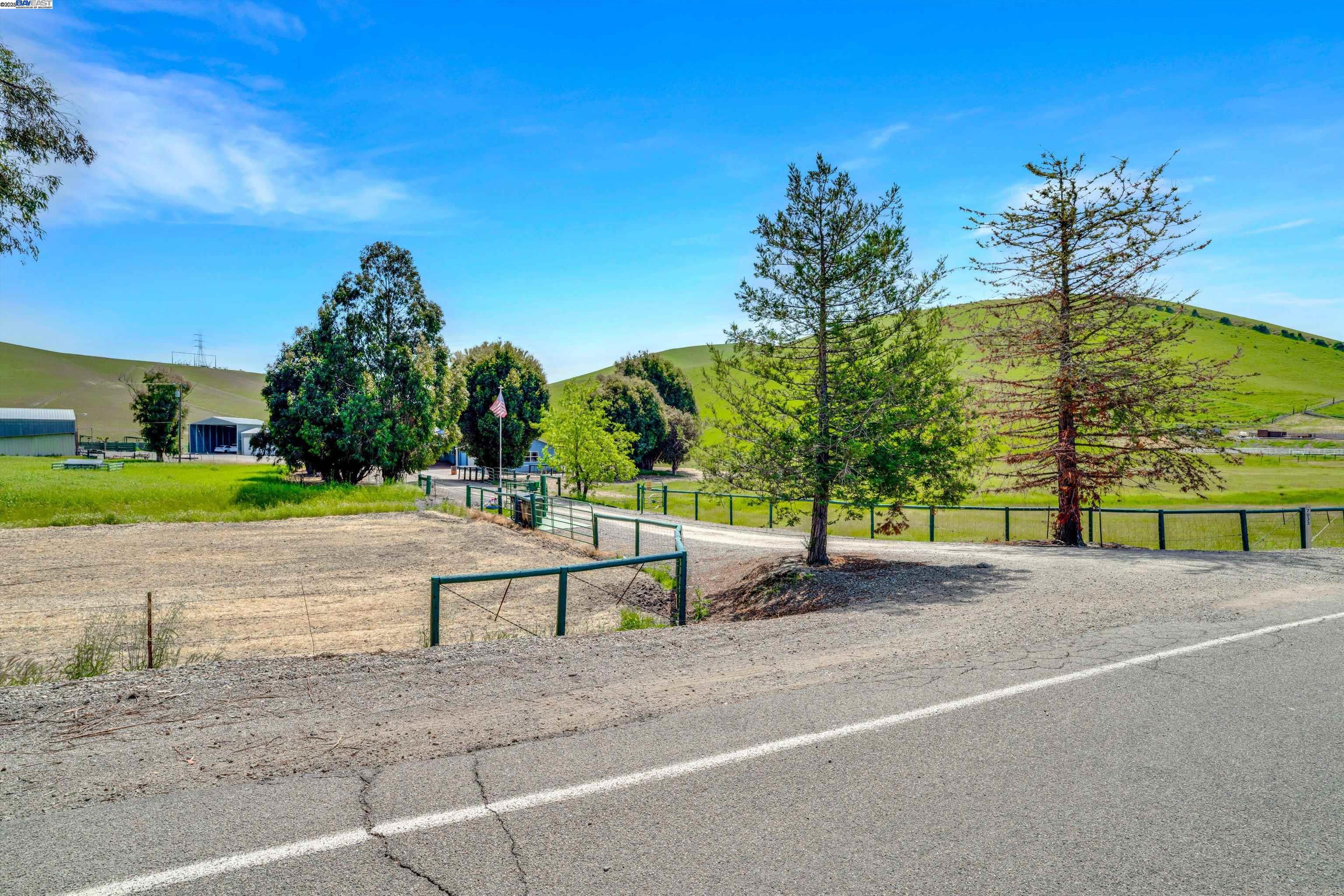7033 Collier Canyon Rd