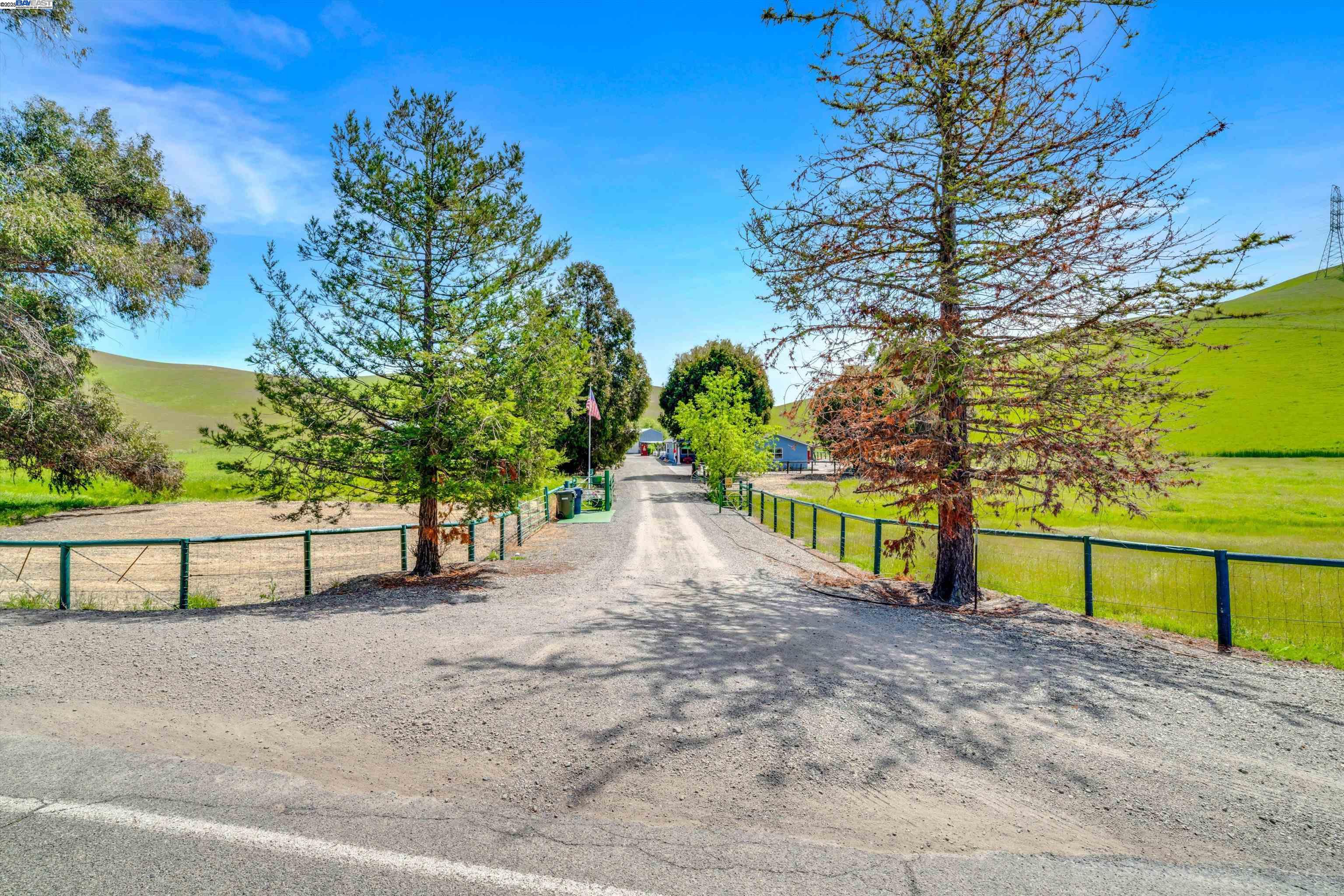 7033 Collier Canyon Rd