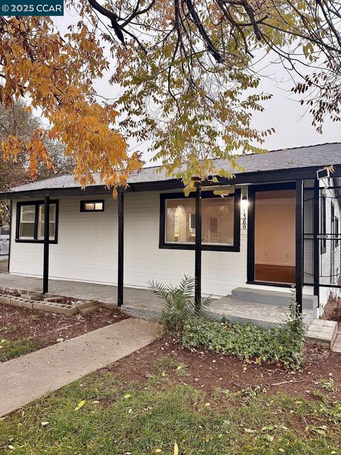 Photo of 1360 Sonoma Ave, Sacramento, CA 95815 (MLS # 41119115)
