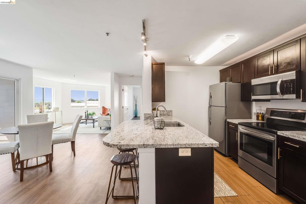 Photo of 6400 Christie Ave #3212, Emeryville, CA 94608 (MLS # 41135426)