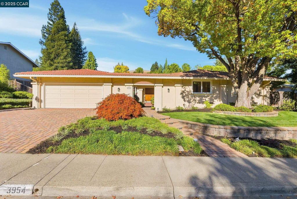 Photo of 3954 Campolindo Dr, Moraga, CA 94556 (MLS # 41116281)