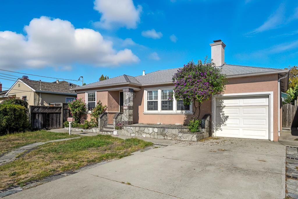 Photo of 16050 Via Olinda, San Lorenzo, CA 94580 (MLS # ML82030548)