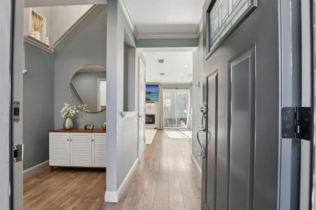 Photo of 26517 Sunvale Court #3, Hayward, CA 94544 (MLS # ML82023983)