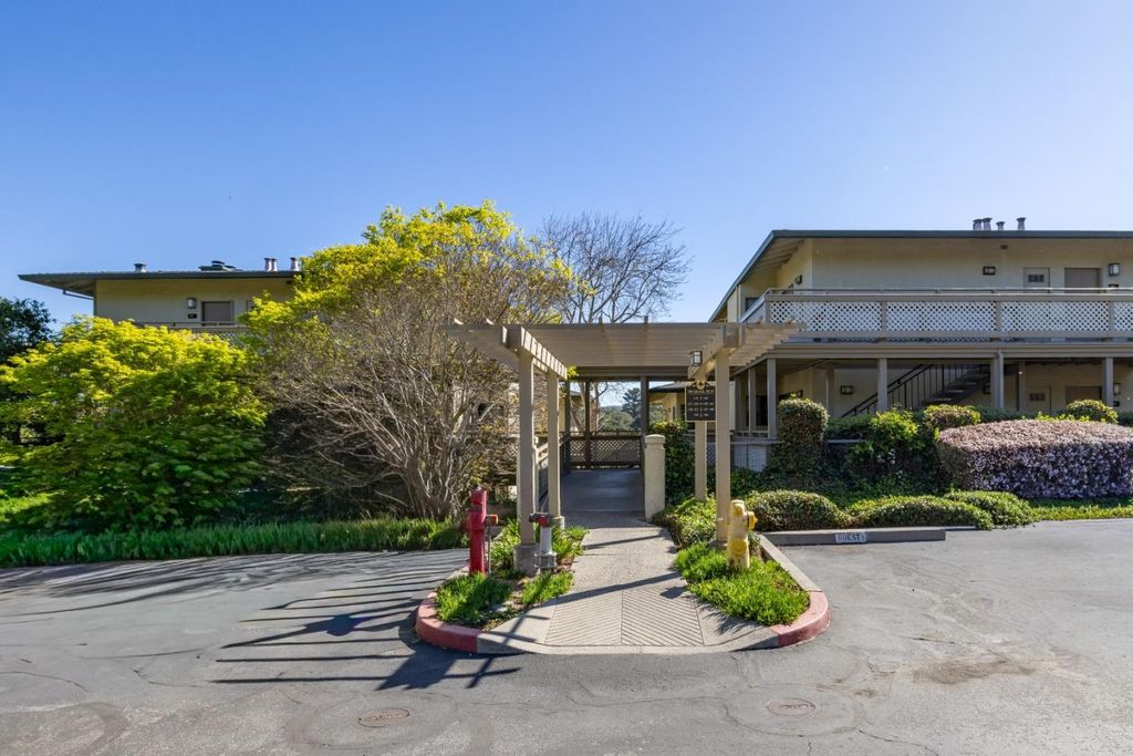 Photo of 121 Quail Run Court, Del Rey Oaks, CA 93940 (MLS # ML82040947)