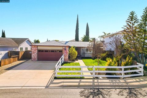 Photo of 1425 W Cypress Rd, Oakley, CA 94561 (MLS # 41123214)
