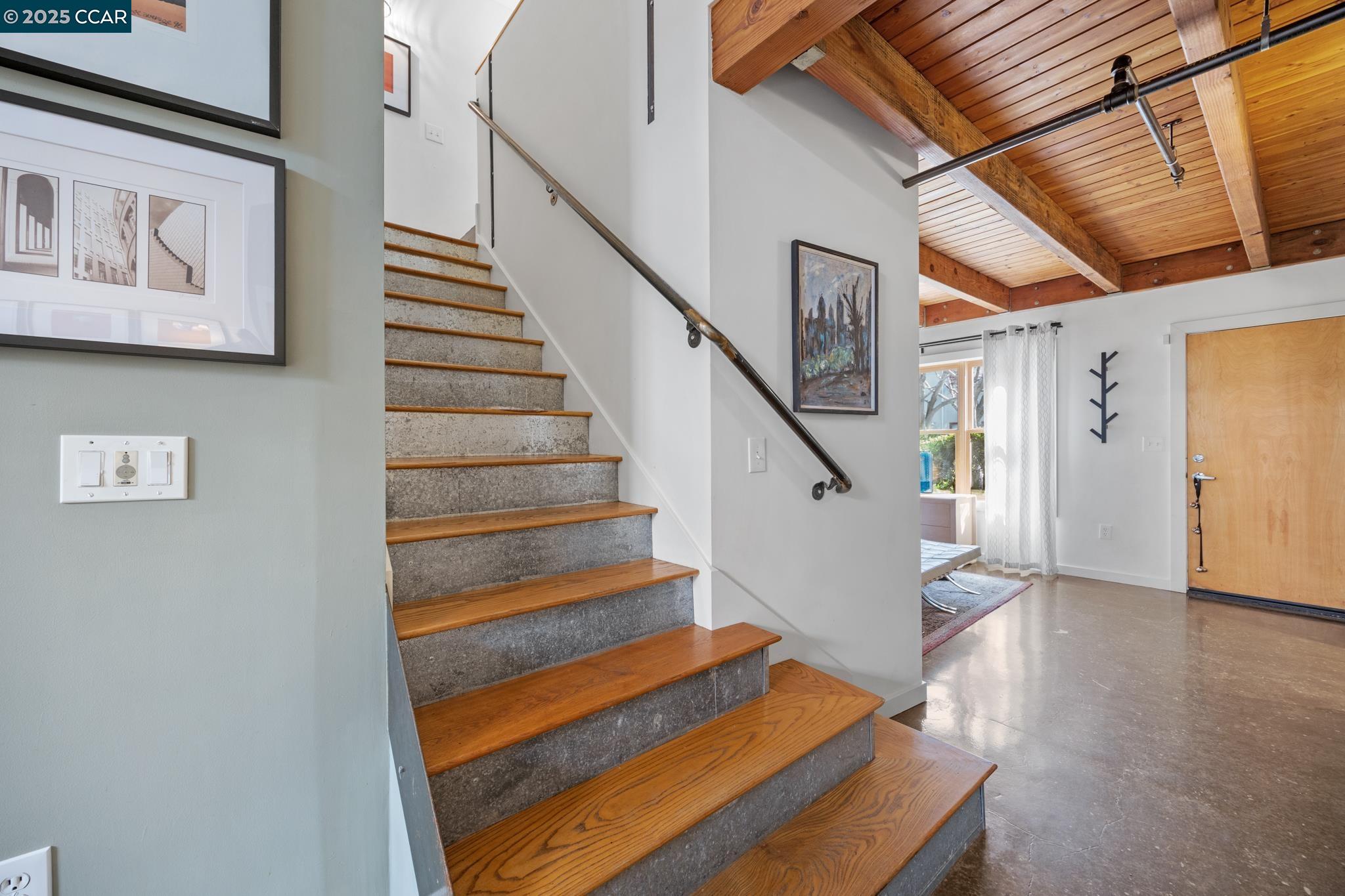 Oakland, California 94601, United States, 2 Bedrooms Bedrooms, ,2 BathroomsBathrooms,Residential,Pending,82924