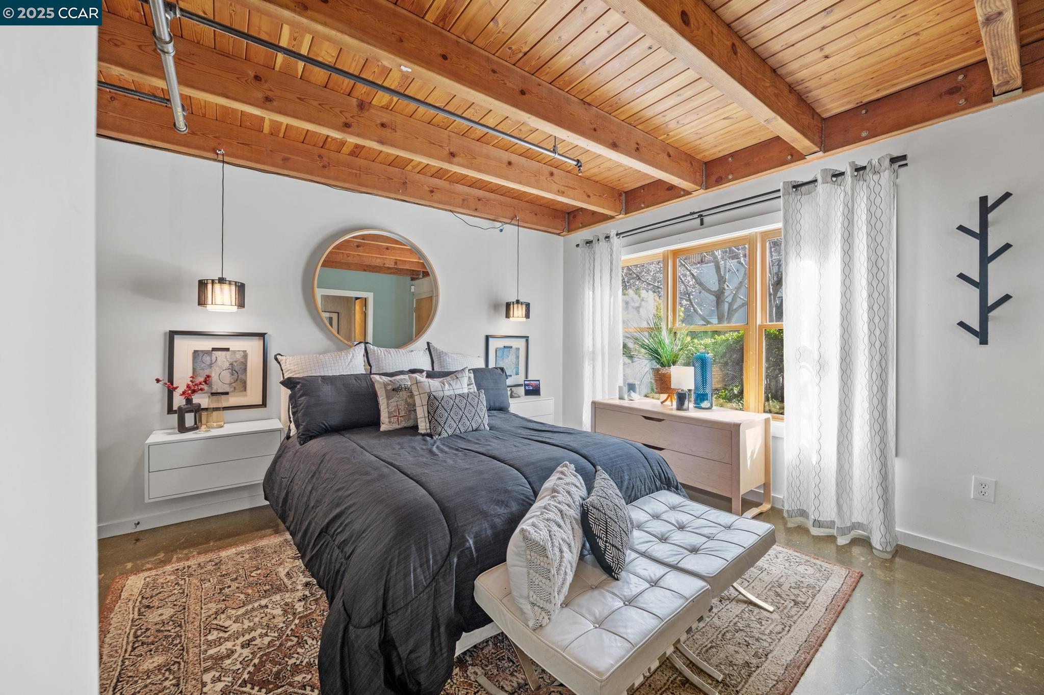 Oakland, California 94601, United States, 2 Bedrooms Bedrooms, ,2 BathroomsBathrooms,Residential,Pending,82924