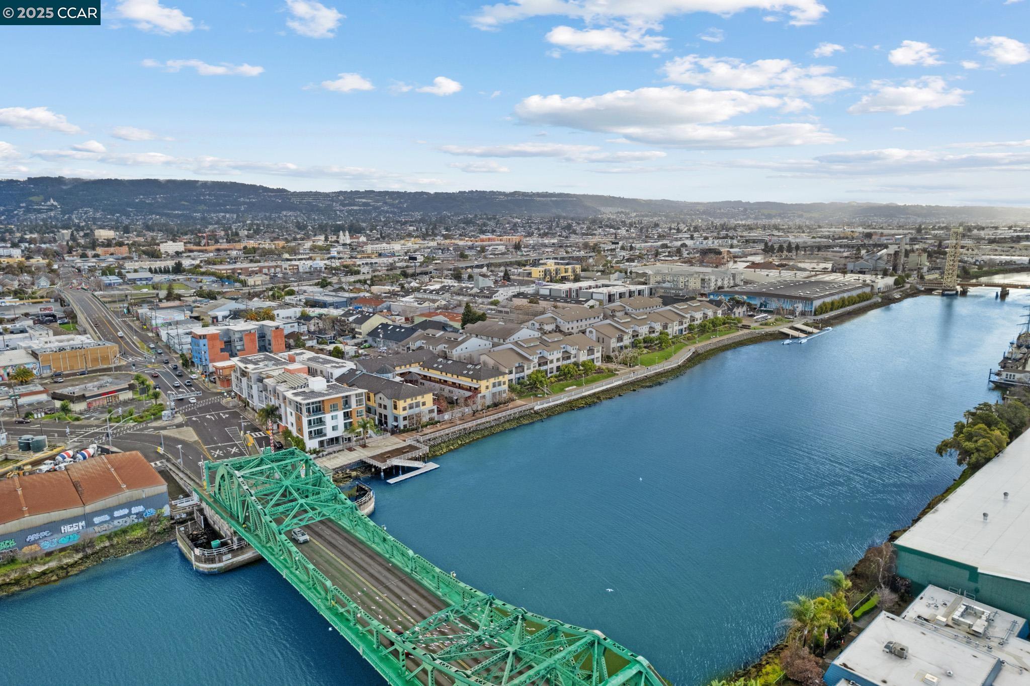 Oakland, California 94601, United States, 2 Bedrooms Bedrooms, ,2 BathroomsBathrooms,Residential,Pending,82924