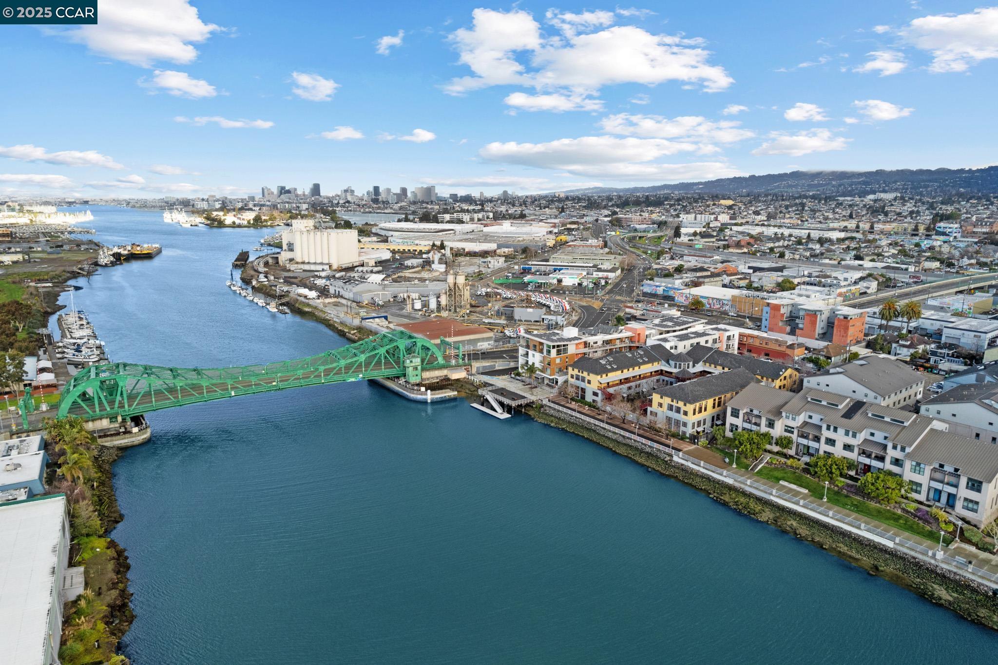 Oakland, California 94601, United States, 2 Bedrooms Bedrooms, ,2 BathroomsBathrooms,Residential,Pending,82924