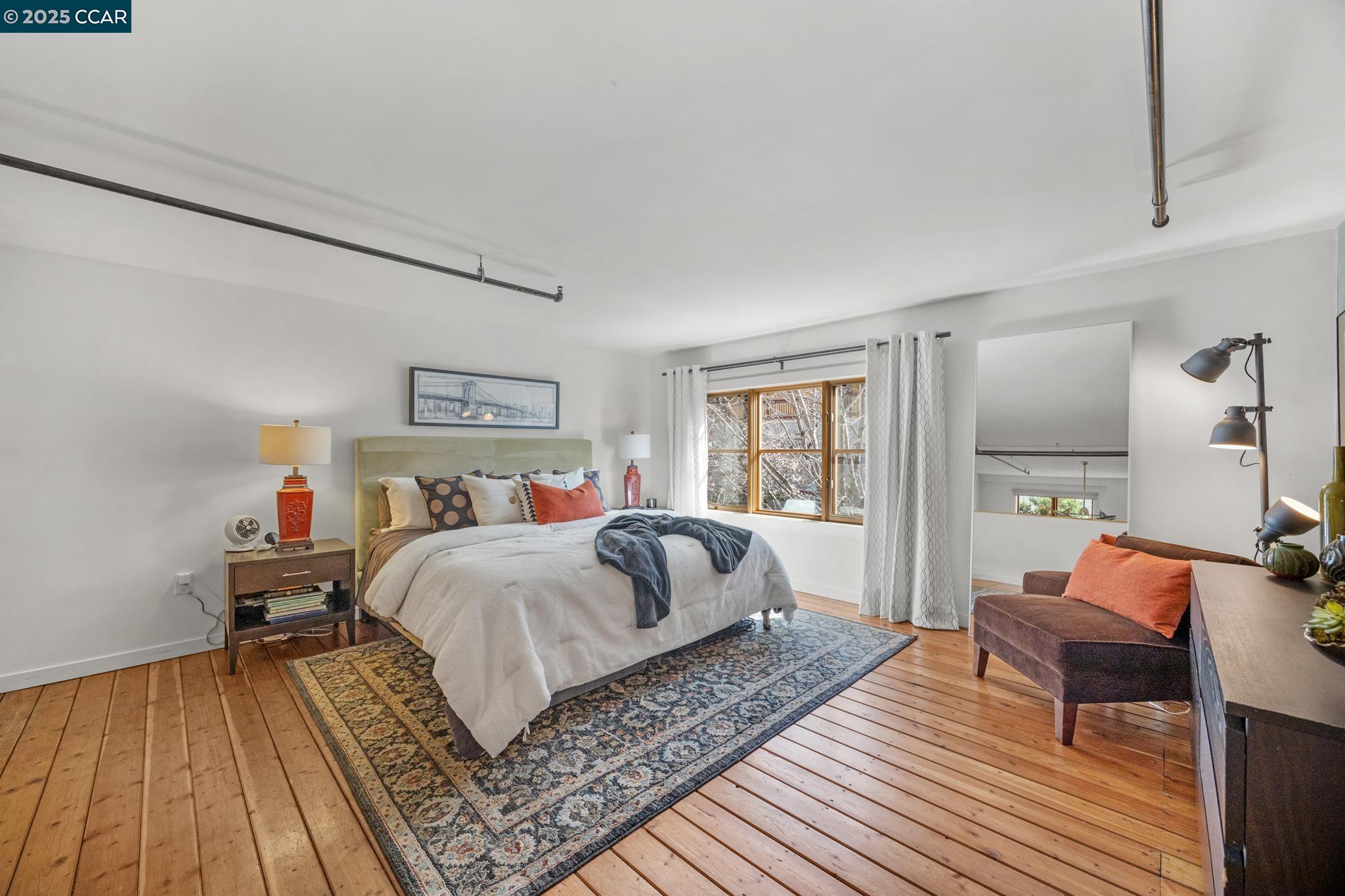 Oakland, California 94601, United States, 2 Bedrooms Bedrooms, ,2 BathroomsBathrooms,Residential,Pending,82924