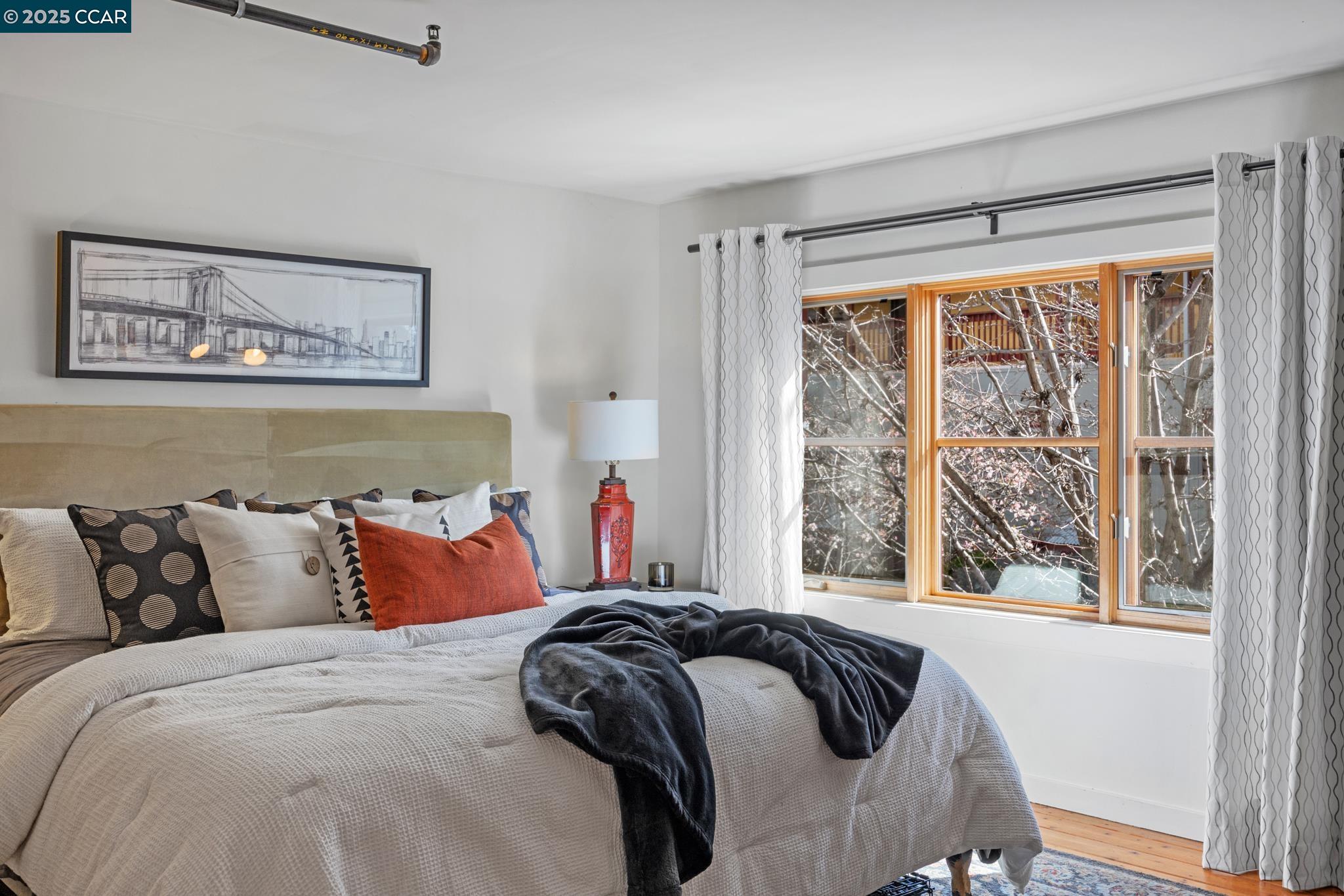 Oakland, California 94601, United States, 2 Bedrooms Bedrooms, ,2 BathroomsBathrooms,Residential,Pending,82924