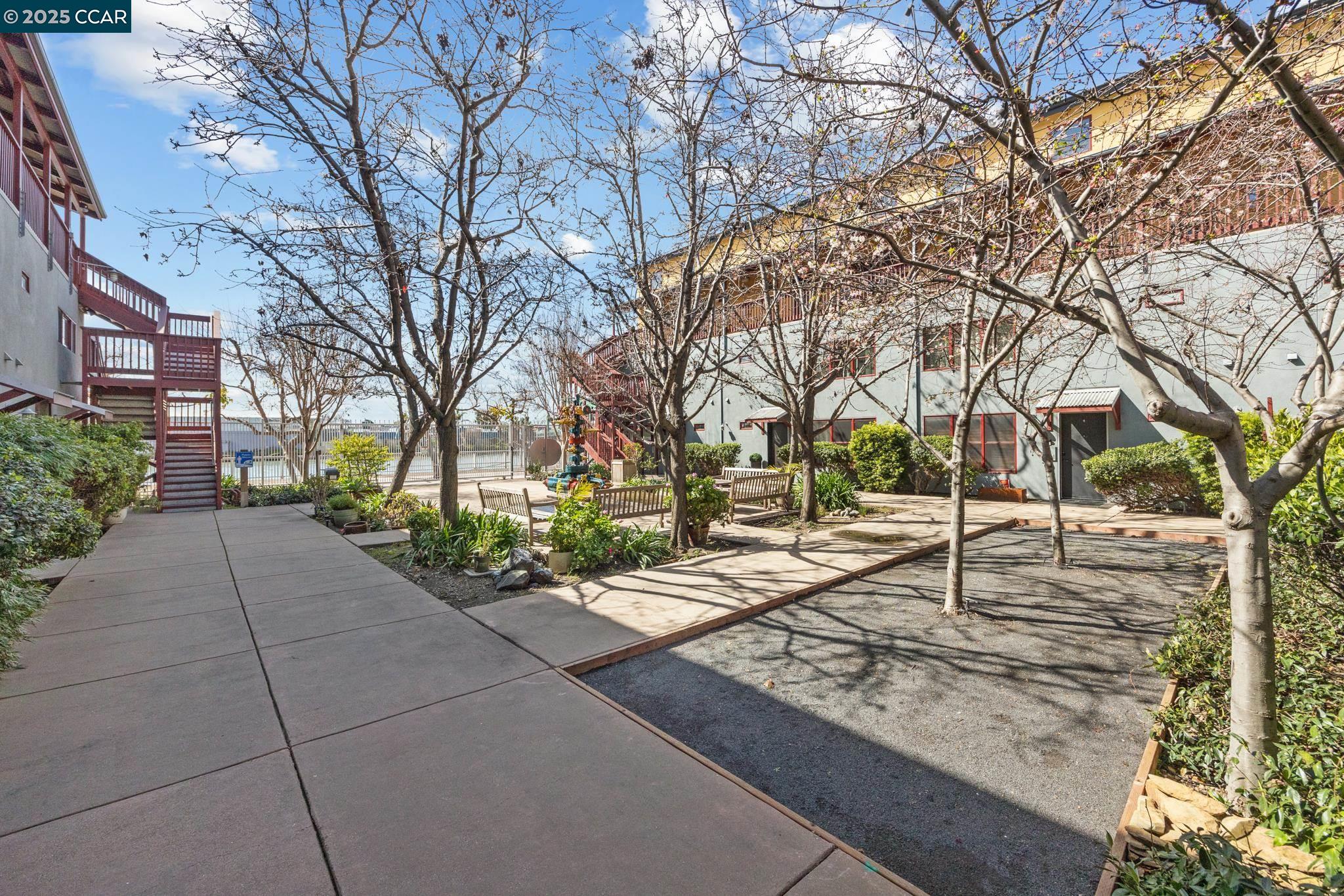 Oakland, California 94601, United States, 2 Bedrooms Bedrooms, ,2 BathroomsBathrooms,Residential,Pending,82924