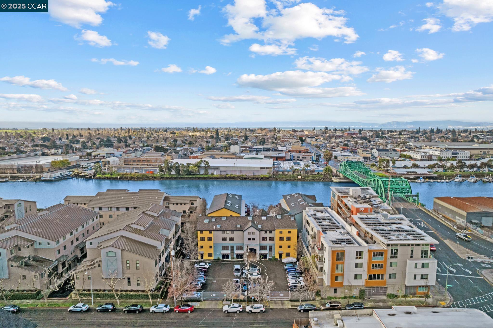 Oakland, California 94601, United States, 2 Bedrooms Bedrooms, ,2 BathroomsBathrooms,Residential,Pending,82924