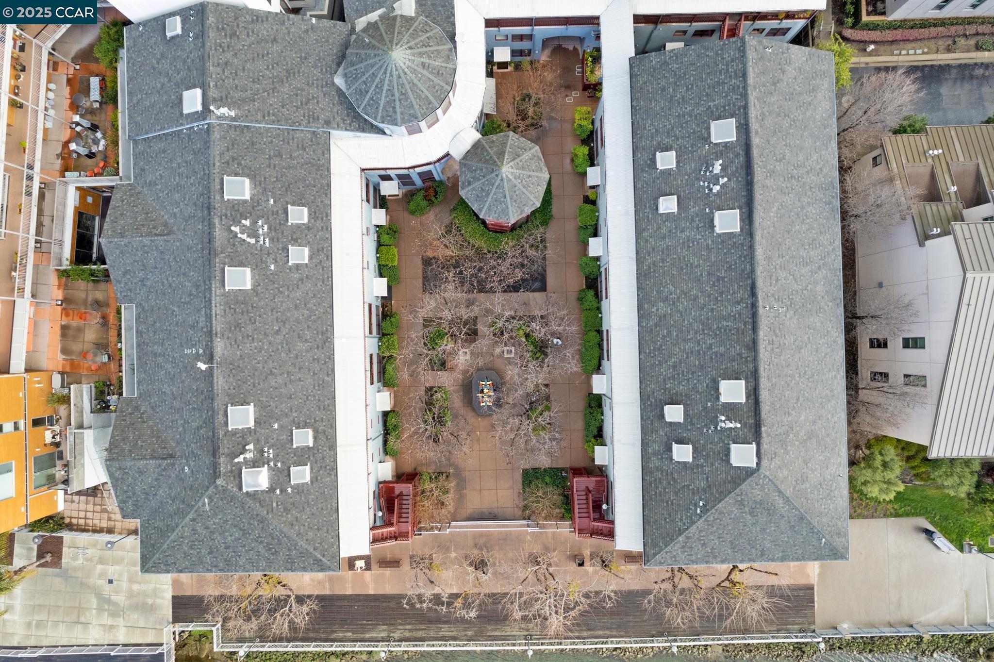 Oakland, California 94601, United States, 2 Bedrooms Bedrooms, ,2 BathroomsBathrooms,Residential,Pending,82924