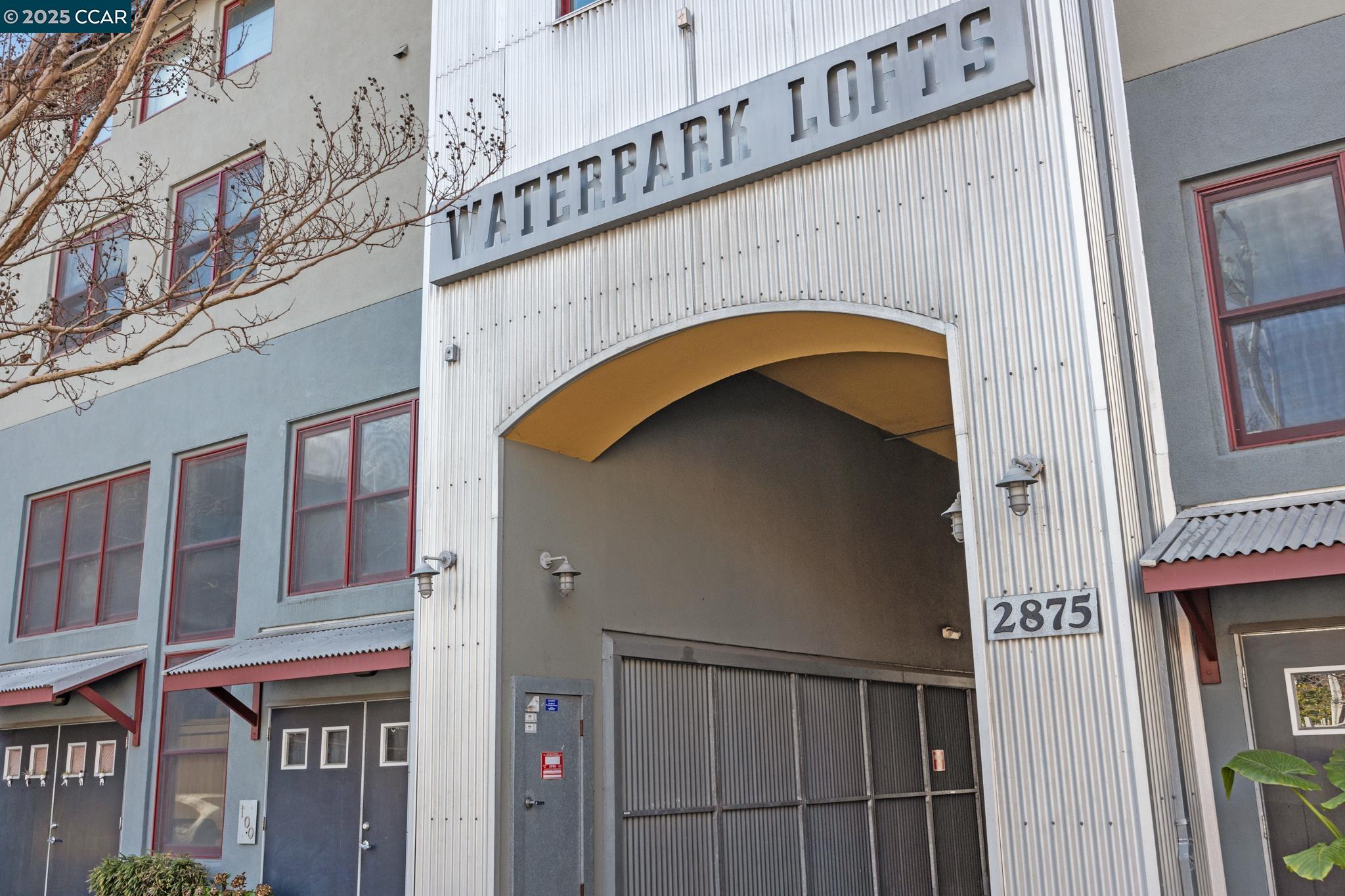 Oakland, California 94601, United States, 2 Bedrooms Bedrooms, ,2 BathroomsBathrooms,Residential,Pending,82924