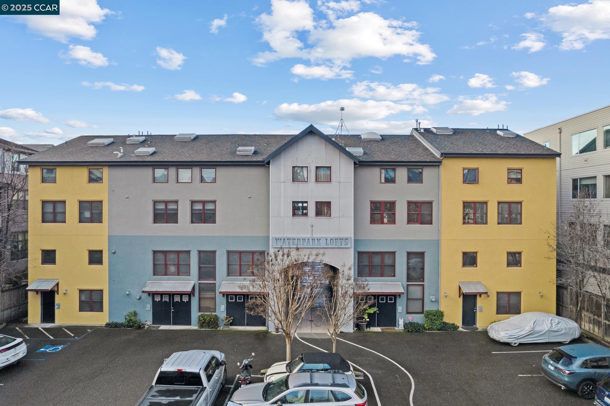 Oakland, California 94601, United States, 2 Bedrooms Bedrooms, ,2 BathroomsBathrooms,Residential,Pending,82924