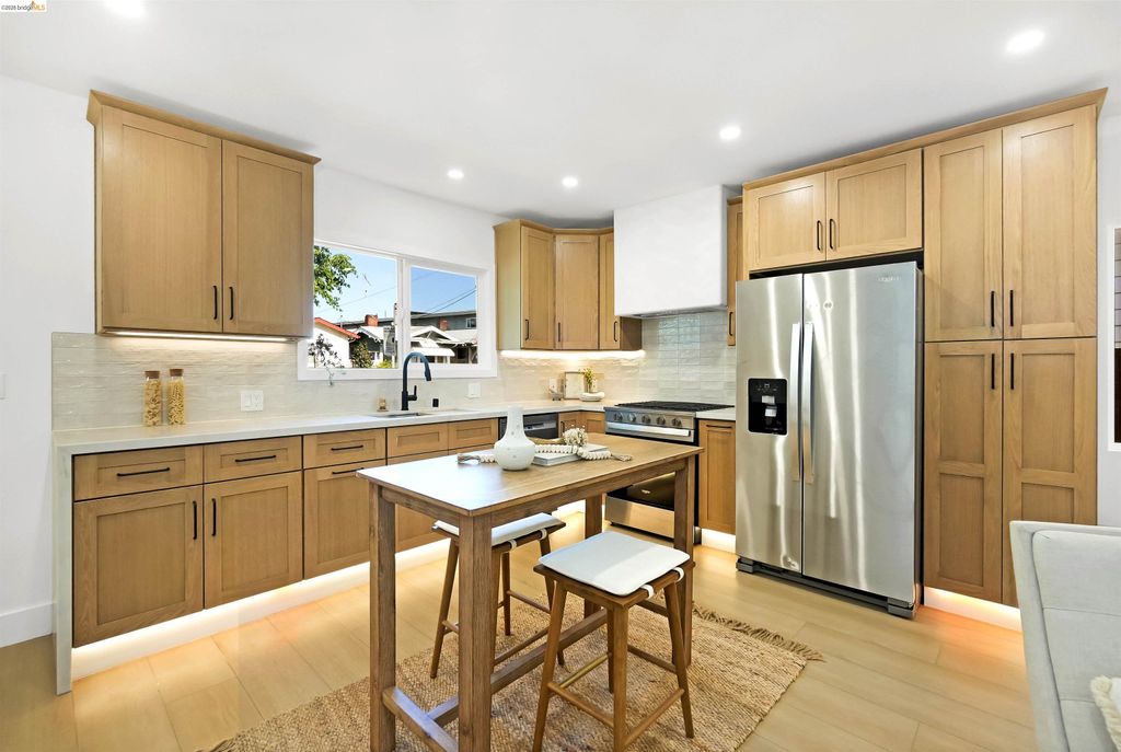 Photo of 3654 39Th Ave, Oakland, CA 94619 (MLS # 41126936)