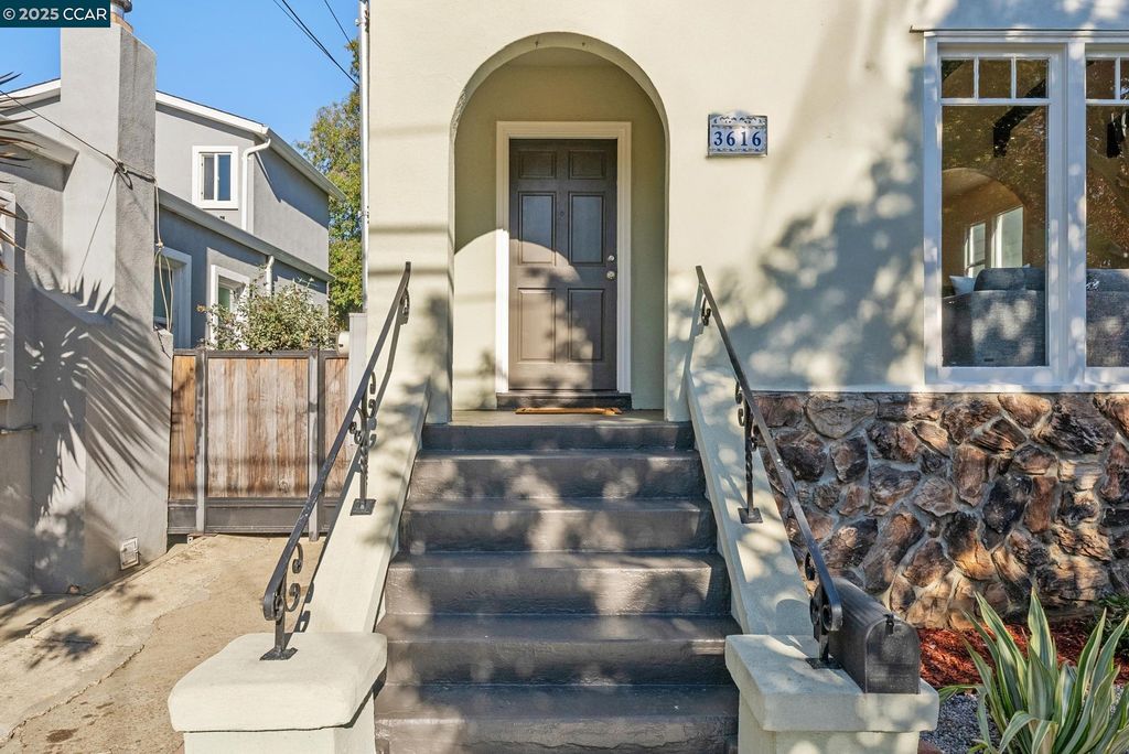 Photo of 3616 Wisconsin St, Oakland, CA 94619 (MLS # 41116215)
