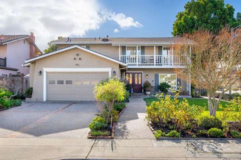 Photo of 906 Bluebell Way, Sunnyvale, CA 94086 (MLS # ML82029933)