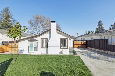 Photo of 725 Alameda De Las Pulgas, Redwood City, CA 94061 (MLS # ML82033164)