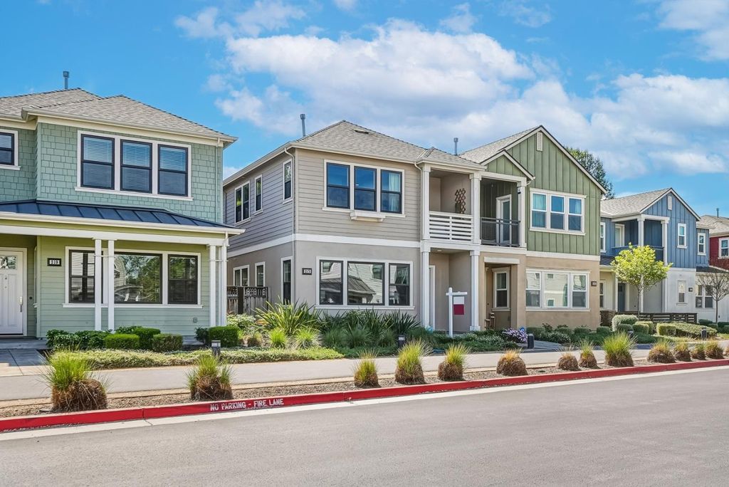 Photo of 217 Athena Court, Mountain View, CA 94043 (MLS # ML82040907)