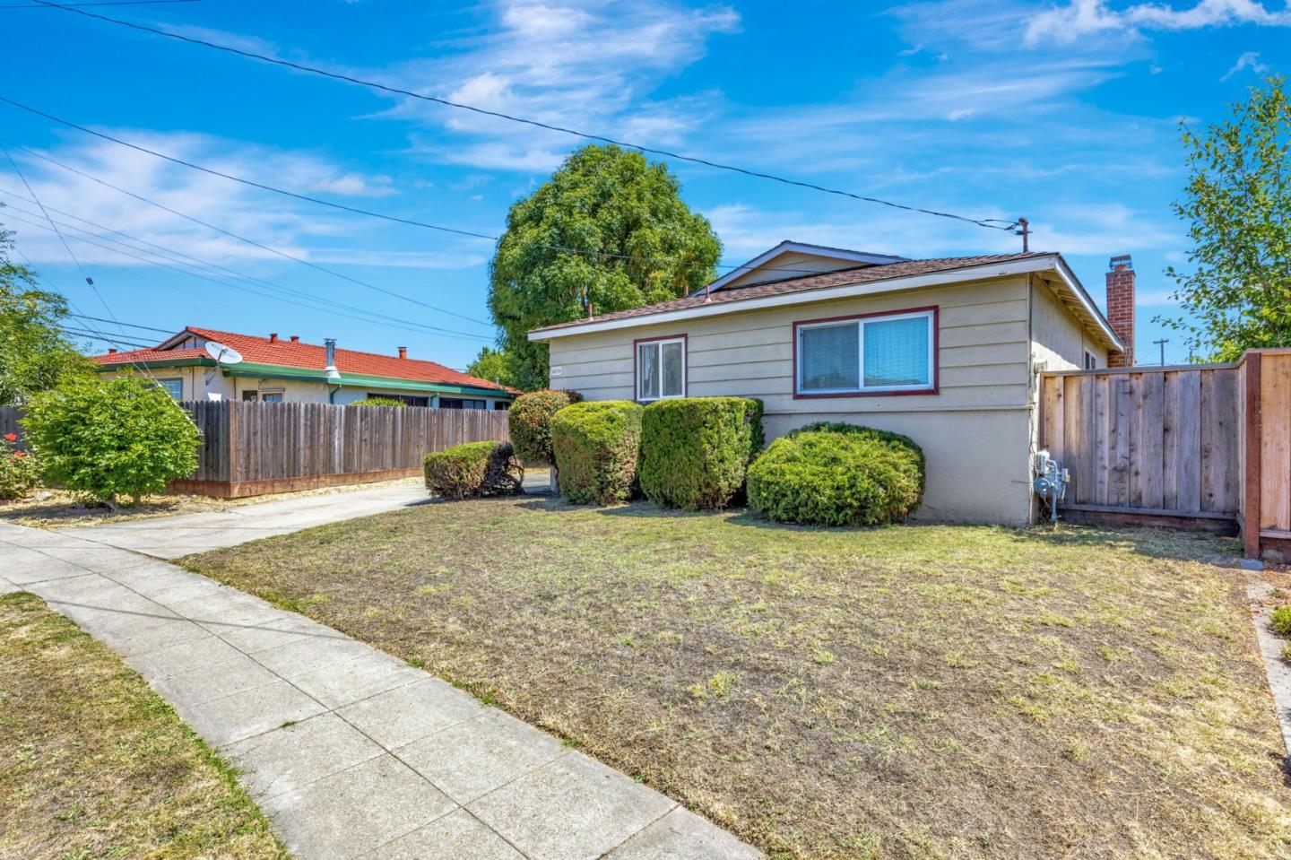 Newark, California 94560, United States, 3 Bedrooms Bedrooms, ,2 BathroomsBathrooms,Residential,Active,164814