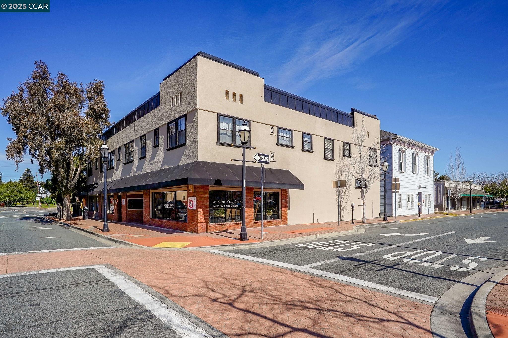 411 Ferry St, Martinez, CA 94553