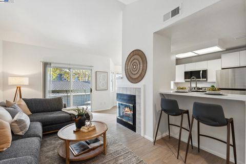 7595 Canyon Meadow Cir Unit B, Pleasanton, CA 94588 - MLS#: 41088818