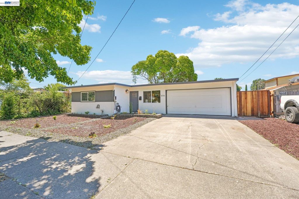Photo of 606 W 9Th St, Santa Rosa, CA 95401 (MLS # 41135589)