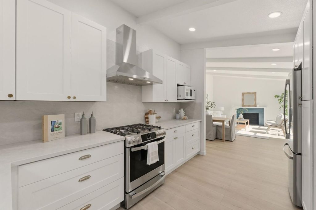 Photo of 623 Miller Avenue, Pacifica, CA 94044 (MLS # ML82038376)