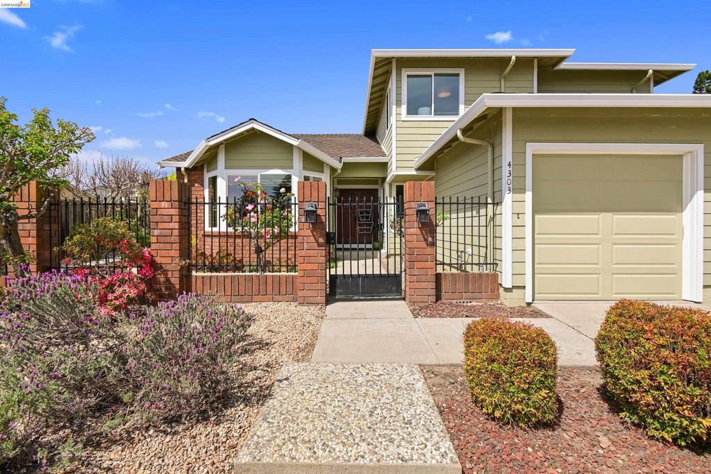 Photo of 4303 Chamberlin Ct, Oakland, CA 94619 (MLS # 41135124)