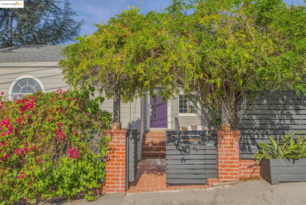 Photo of 1942 Leimert Blvd, Oakland, CA 94602 (MLS # 41116350)