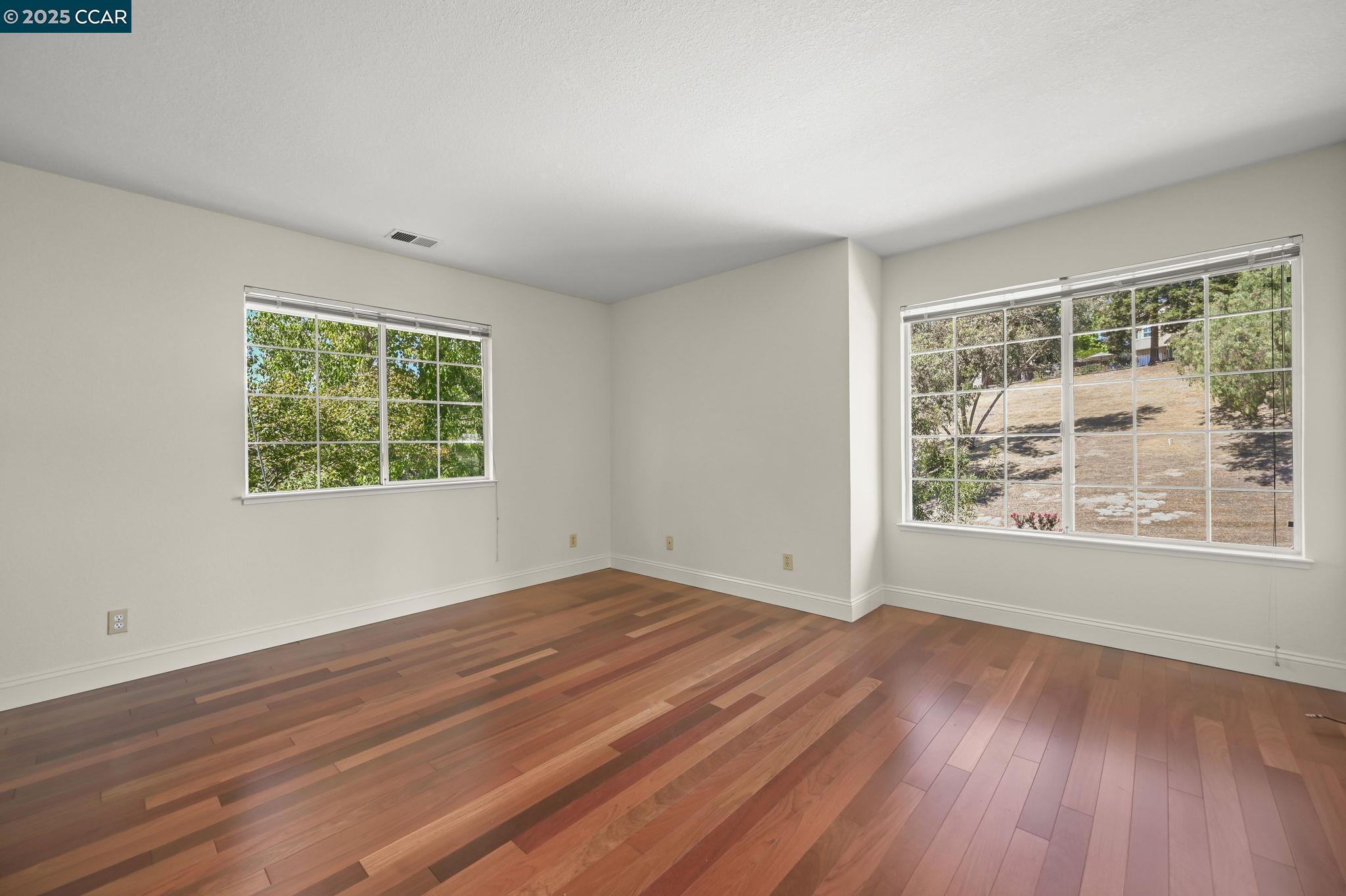 San Ramon, California 94582, United States, 4 Bedrooms Bedrooms, ,3 BathroomsBathrooms,Residential,Active,206823