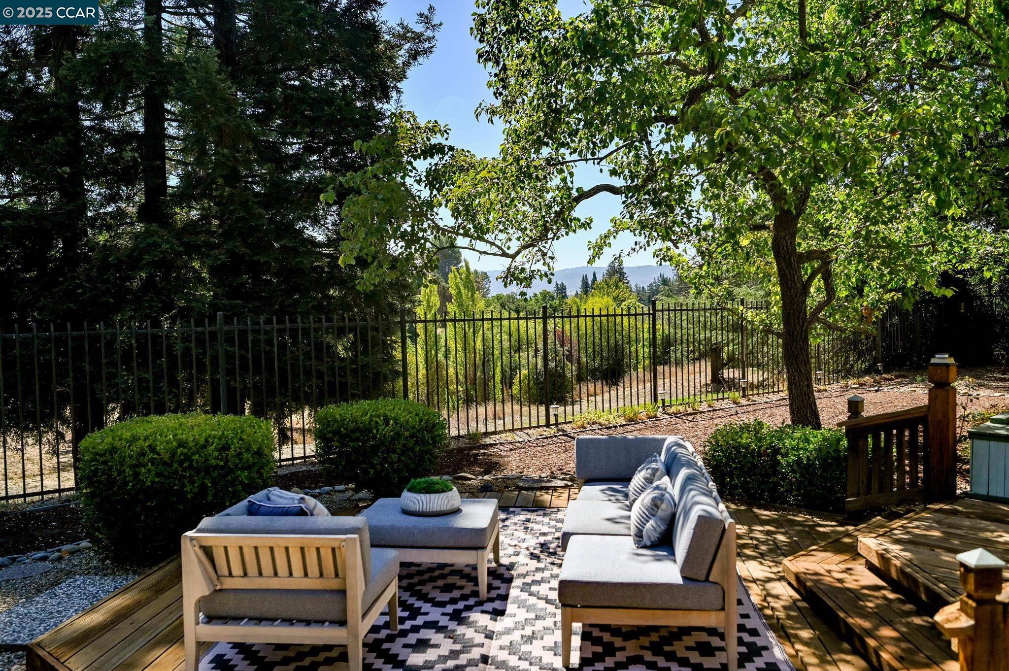 San Ramon, California 94582, United States, 4 Bedrooms Bedrooms, ,3 BathroomsBathrooms,Residential,Active,206823