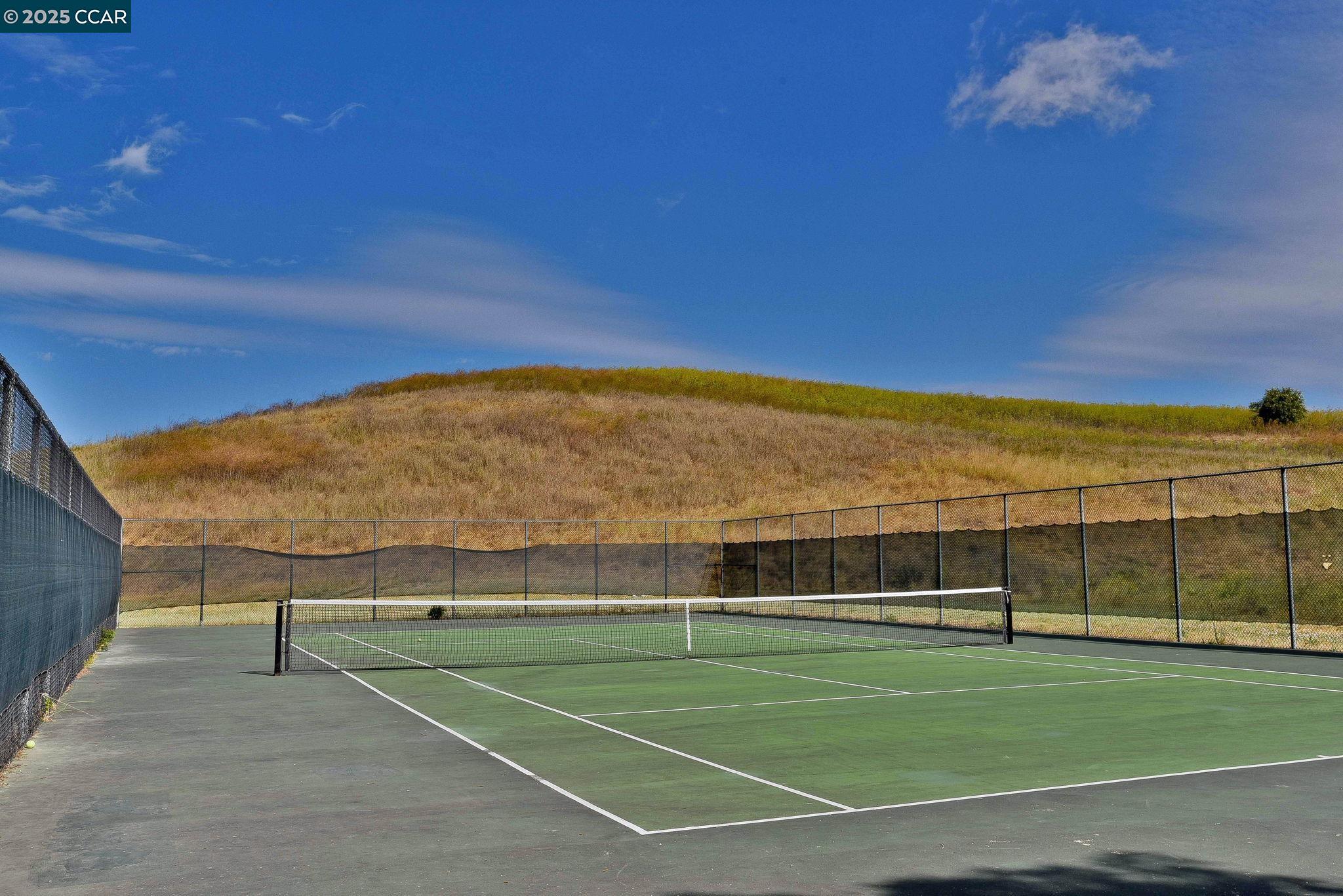 San Ramon, California 94582, United States, 4 Bedrooms Bedrooms, ,3 BathroomsBathrooms,Residential,Active,206823