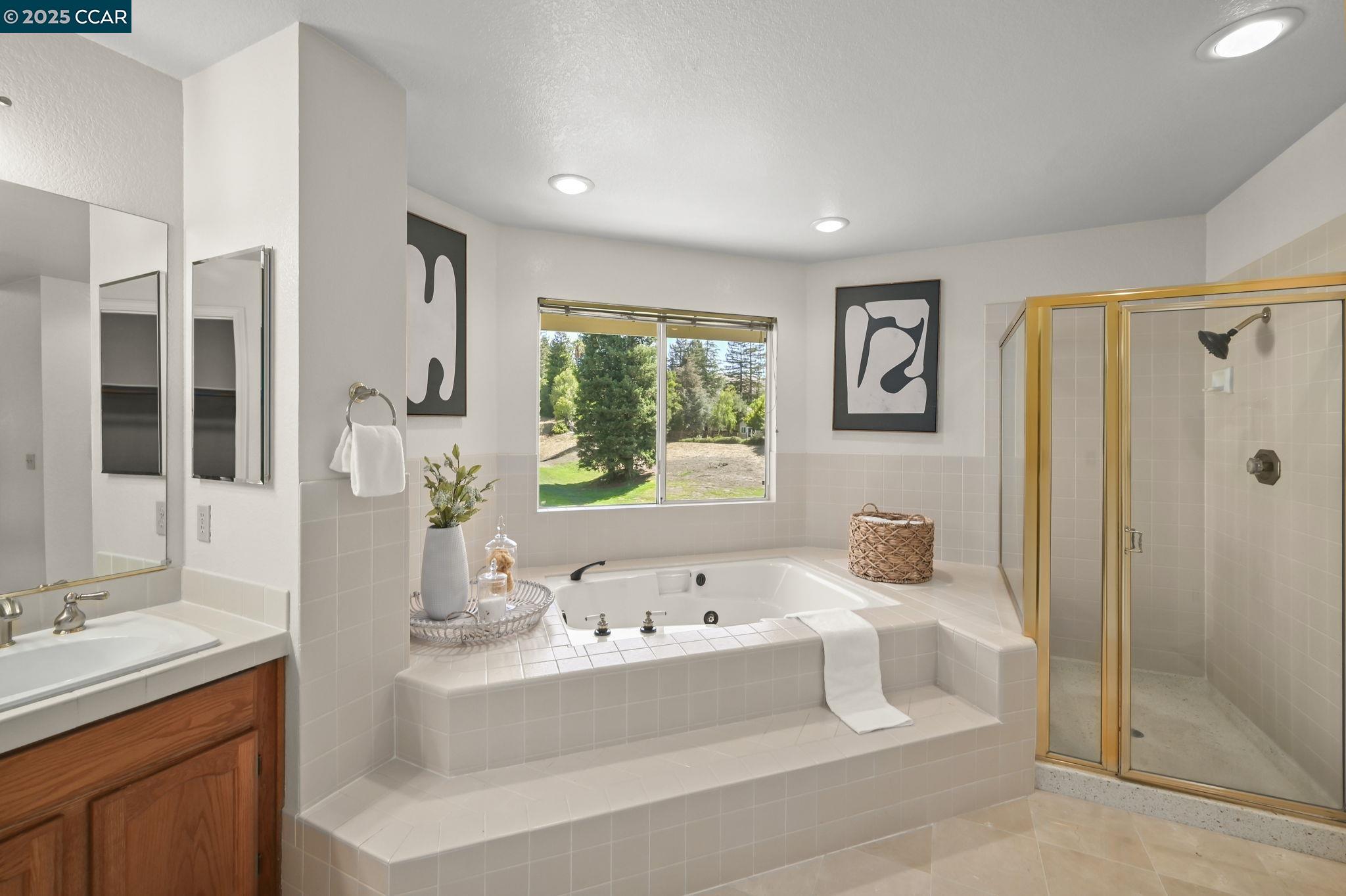 San Ramon, California 94582, United States, 4 Bedrooms Bedrooms, ,3 BathroomsBathrooms,Residential,Active,206823