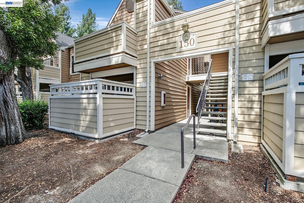 Photo of 150 Reflections Drive #13, San Ramon, CA 94583 (MLS # 41135643)