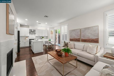 Photo of 16 Poppy Hills Lane, San Ramon, CA 94583 (MLS # 41125711)