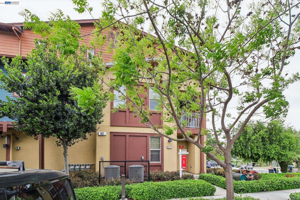 Photo of 601 Sandalwood Dr #2, Livermore, CA 94551 (MLS # 41131259)