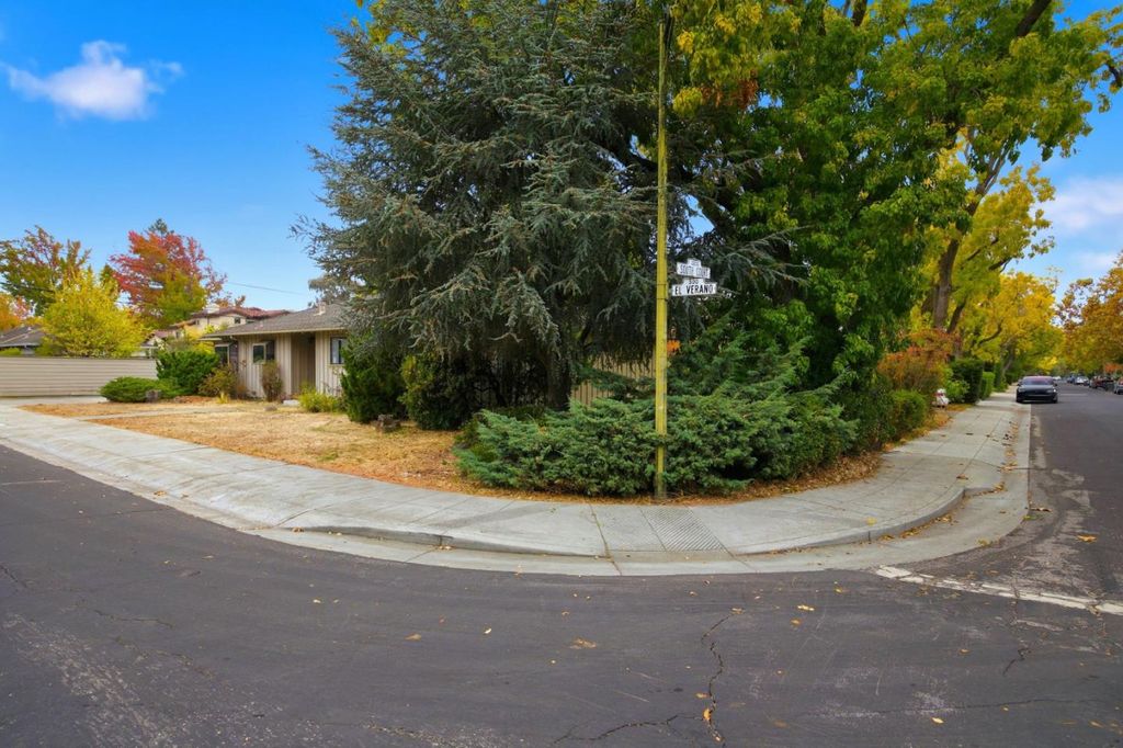 Photo of 339 El Verano Avenue, Palo Alto, CA 94306 (MLS # ML82026286)