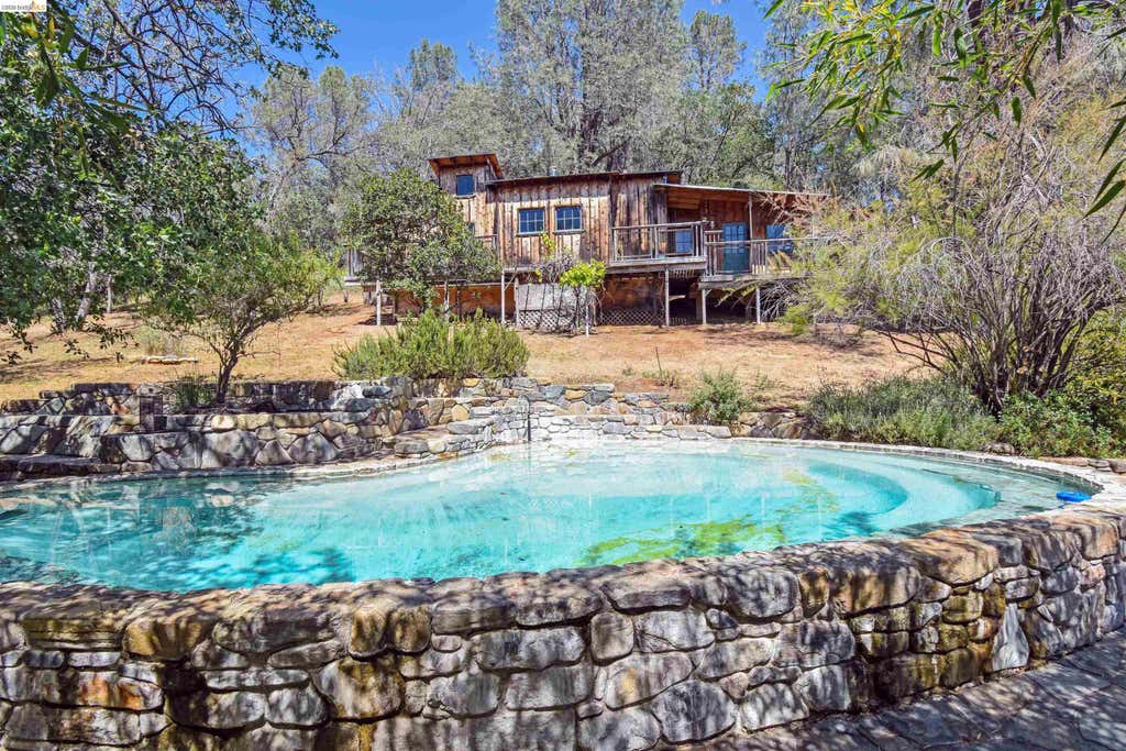 Photo of 17270 Robin Ridge, Sonora, CA 95370 (MLS # 41145760)