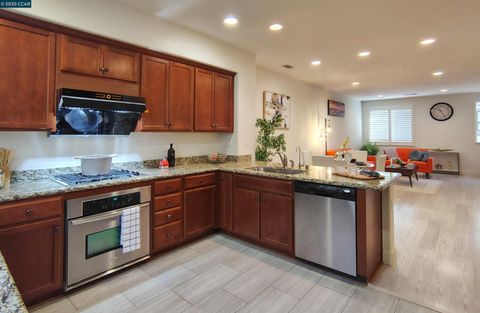 Photo of 273 Sullivan Way, Hayward, CA 94541 (MLS # 41119308)