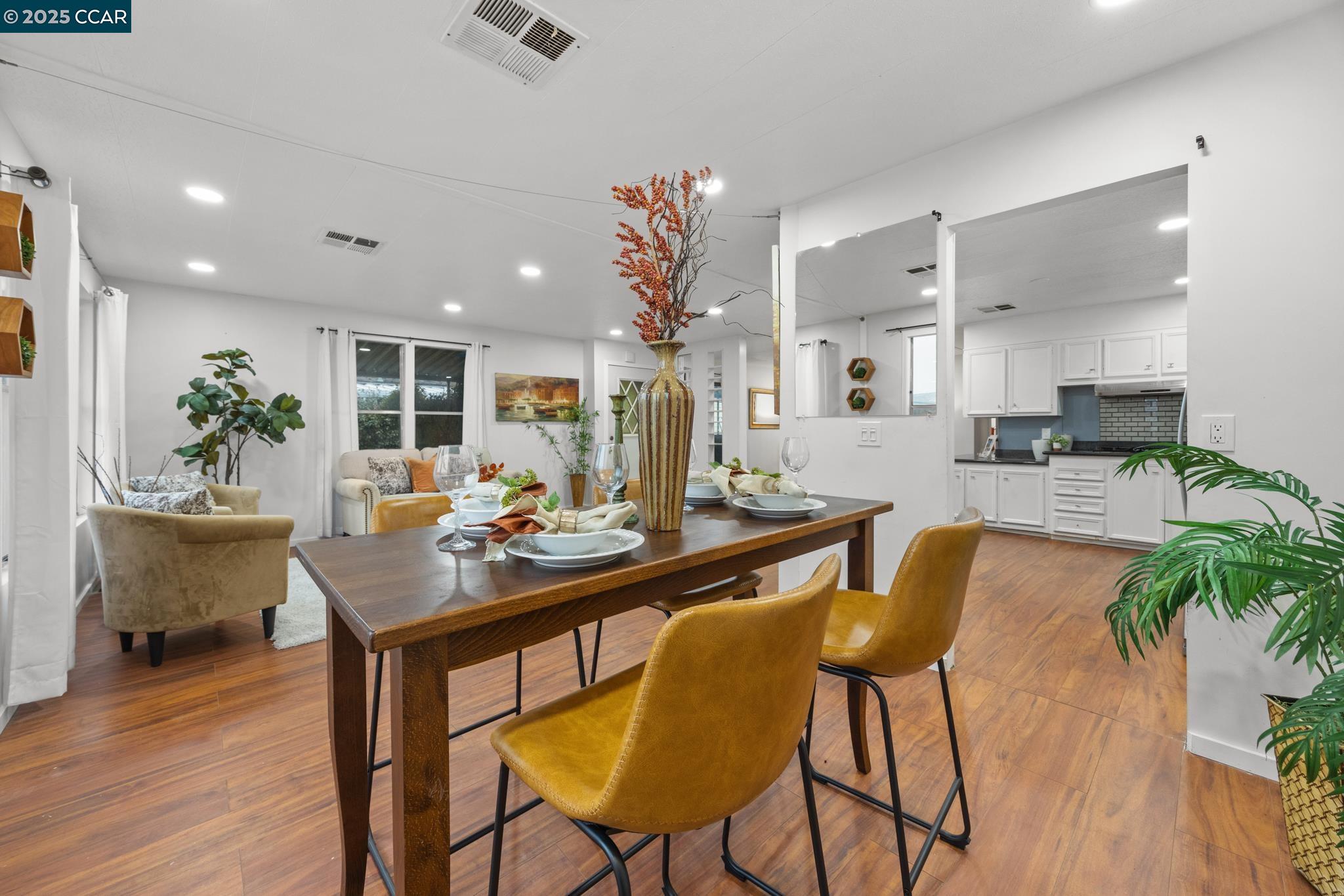 Antioch, California 94509, United States, 2 Bedrooms Bedrooms, ,2 BathroomsBathrooms,Residential,Pending,20730