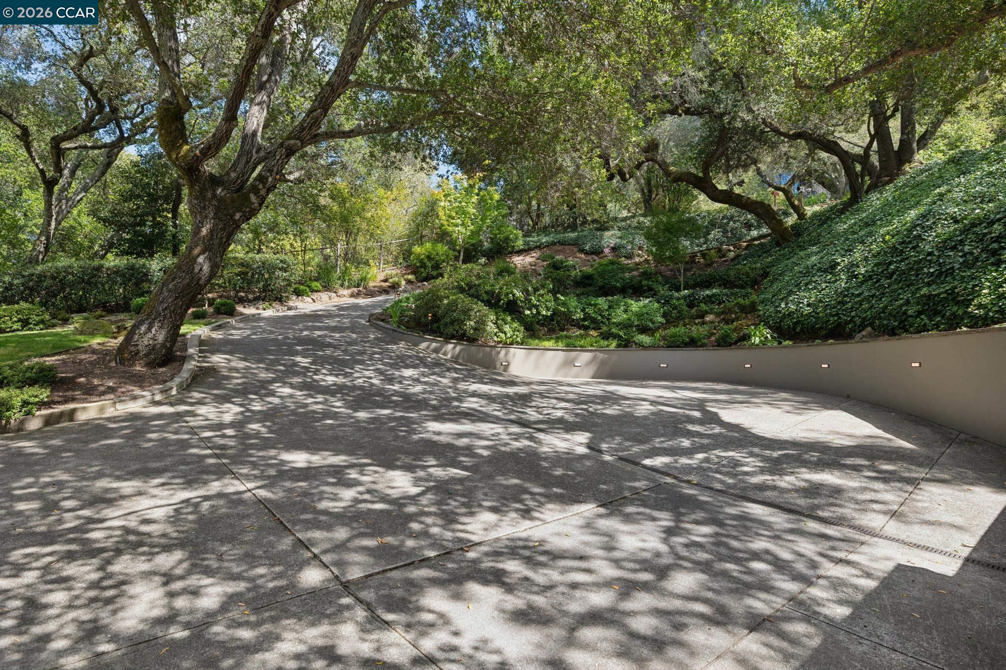 124 CAMINO SOBRANTE