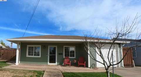692 Adelle St Livermore CA 94551