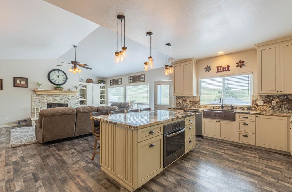 Photo of 115 Emerald Way, San Juan Bautista, CA 95045 (MLS # ML82040672)